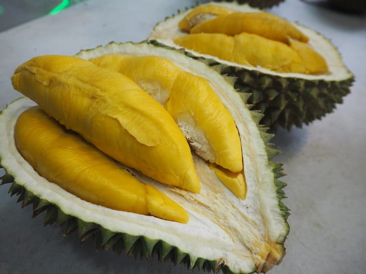 d45a684514dc4462bbfd4a34fabba8ae how+to+choose+durians 2